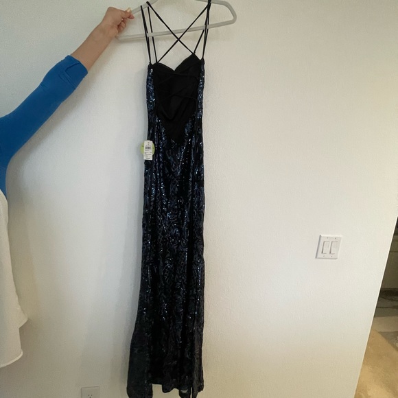 Never worn. New. Prom dress - Picture 4 of 8